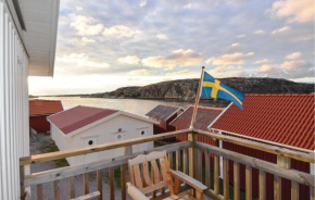 Lovely Apartment In Väjern With House Sea View, Kungshamn